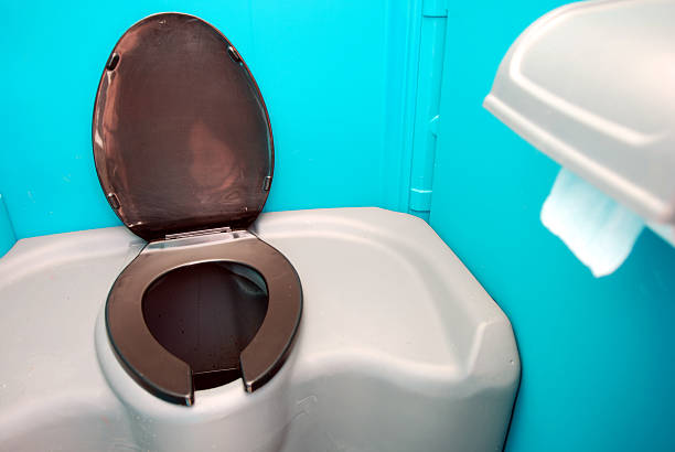 Porta potty delivery and setup in Old Orchard, PA